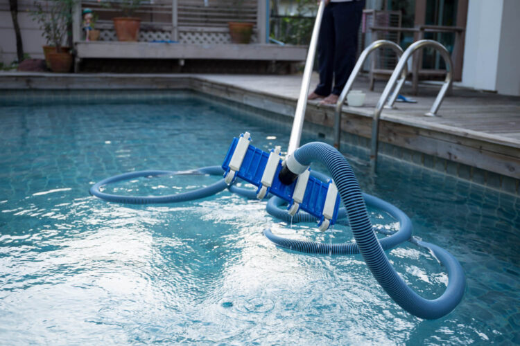 what is included when you hire a professional pool cleaning service