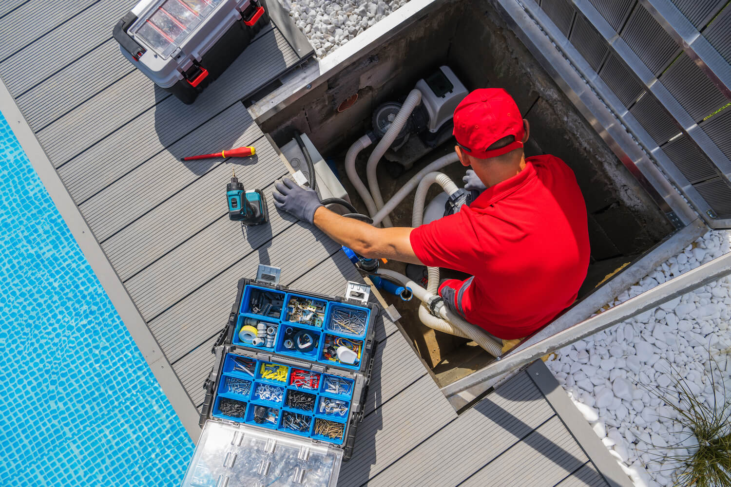 Pool Issues Troubleshooting Pool Issues: When to Call Professional Help