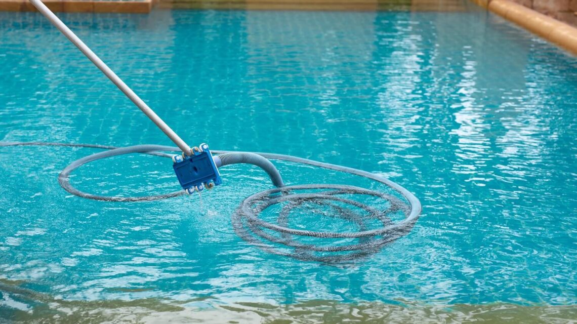 Best professional Pool Cleaners Near Me water